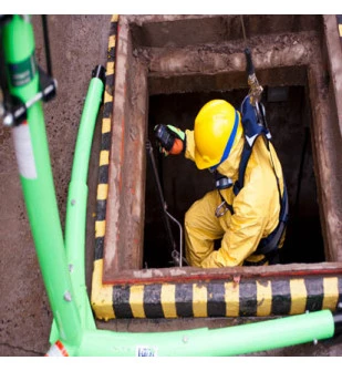 Curso de NR 33 - Entrada em Espaço Confinado Vigia e Trabalhadores - Reciclagem